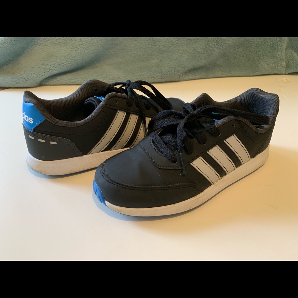 Adidas basic shoes - Picture 6 of 6